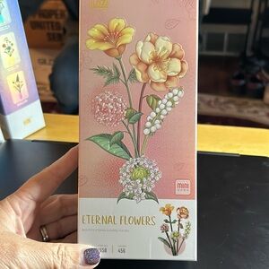 Eternal Flowers Puzzle - Pink and Yellow